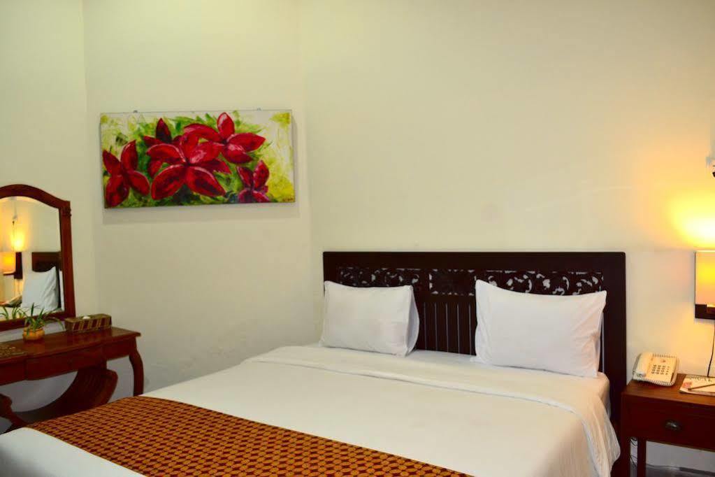 The Kresna Hotel Yogyakarta Exterior photo